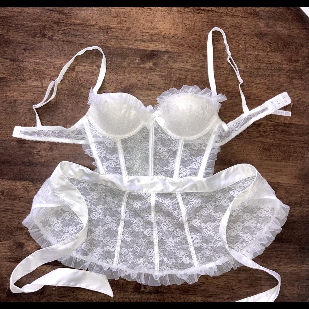 Victoria Secret 34 B White Lace Apron